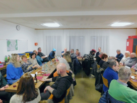 Gemütliches Beisammensein nach der Versammlung