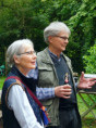 Alfons Günder und seine Frau werden im Sommer aus Killer wegziehen - schade, wir werden Deine Stimme sehr vermissen! Zum Abschied haben wir als Dankeschön einen Geschenkkorb und eine Grußkarte überreicht . 