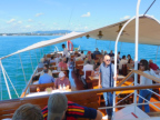 Auf dem Sonnendeck im Schatten