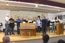 Der Männerchor "Harmonie" unter der Leitung von Johannes Schellinger singt vier Lieder: "Viva la compagneia", "Rüttel nicht", "Crambambuli" und "Trinklied"