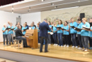Das Lied "Griechischer Wein" schallt durch die Halle